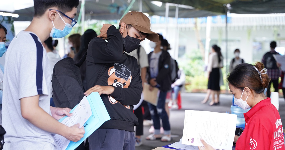 Tuyển sinh đại học 2022: Hơn 103.000 thí sinh không nhập học - Tuổi Trẻ  Online