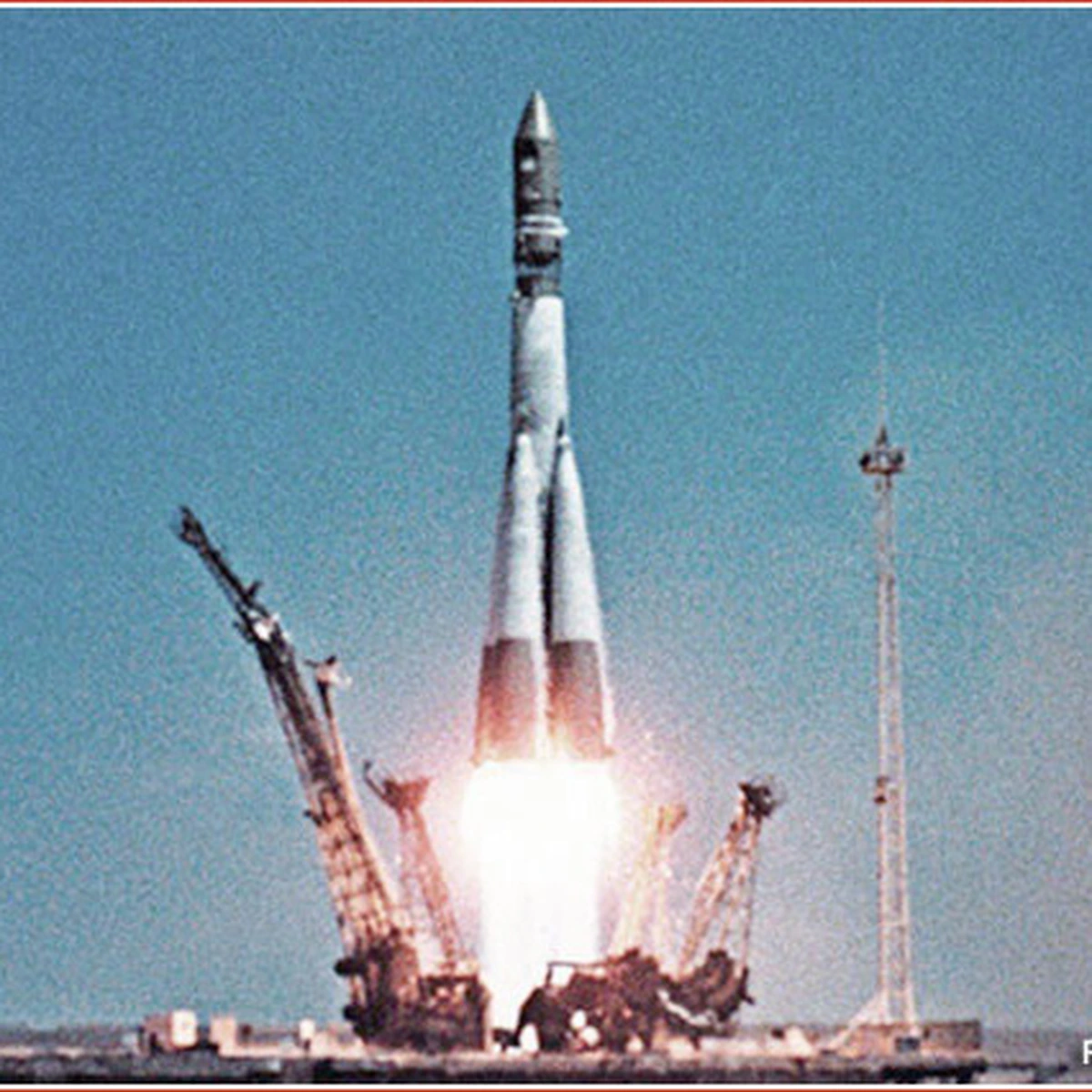 Tầng tên lửa Liên Xô rơi trở lại Nga sau 42 năm - Tuổi Trẻ Online