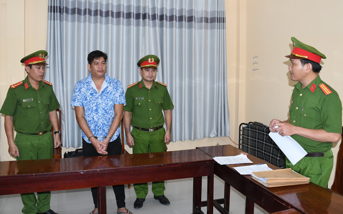 Khởi tố người đàn ông xúc phạm, làm nhục cán bộ công an