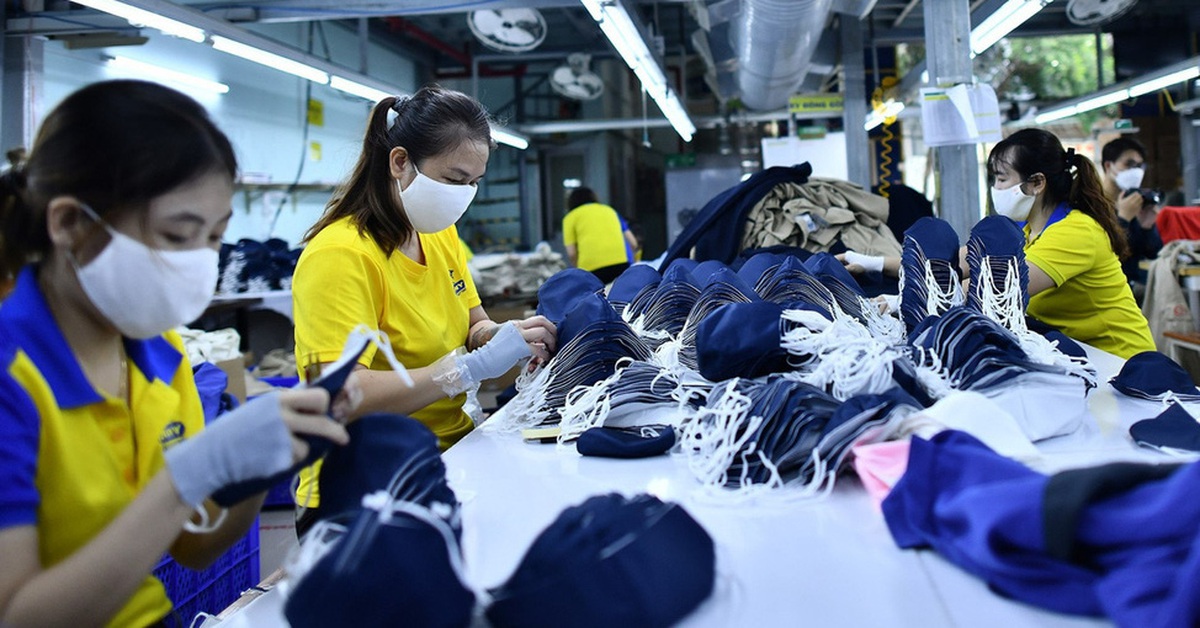 Người lao động về quê làm việc: Nên vui, chớ lo