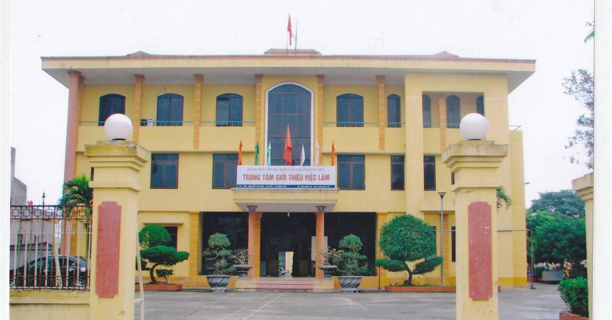Bắt giám đốc Trung tâm Dịch vụ việc làm tỉnh Hưng Yên
