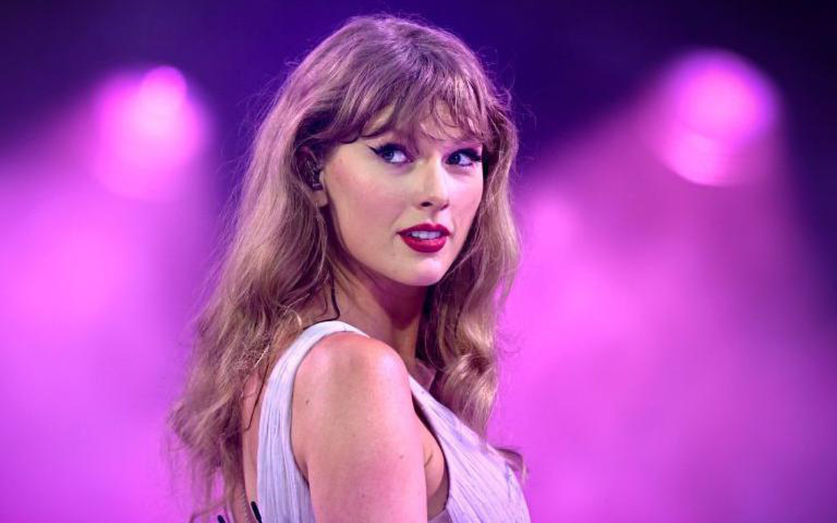 Taylor Swift được cảnh sát hộ tống 'đèn xanh', nội bộ Chính phủ Anh tranh cãi