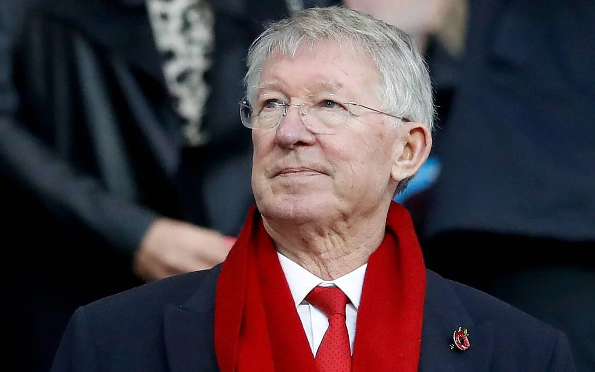 Man United bị chỉ trích vì phũ phàng với Sir Alex Ferguson