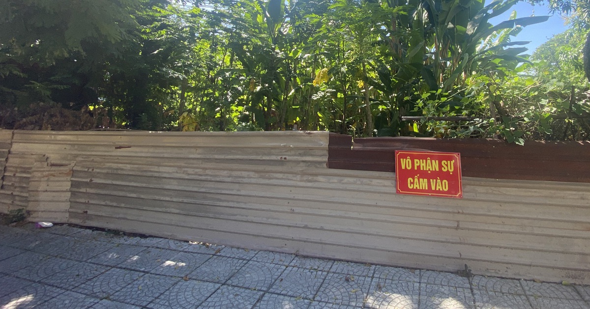 Mộ gia đình tại Quảng Nam giữ lại hơn 30 năm đất đai của Công an Quảng Nam