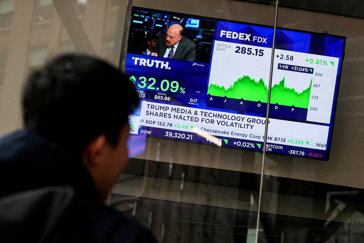 Mạng xã hội của ông Trump vượt X về giá trị