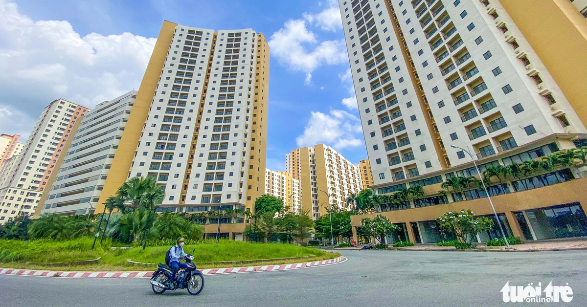 Qua năm, giá nhà tại TPHCMexperience tăng trưởng đột ứng do khan hiếm nguồn cung kéo dài, mức tăng khoảng 30%.