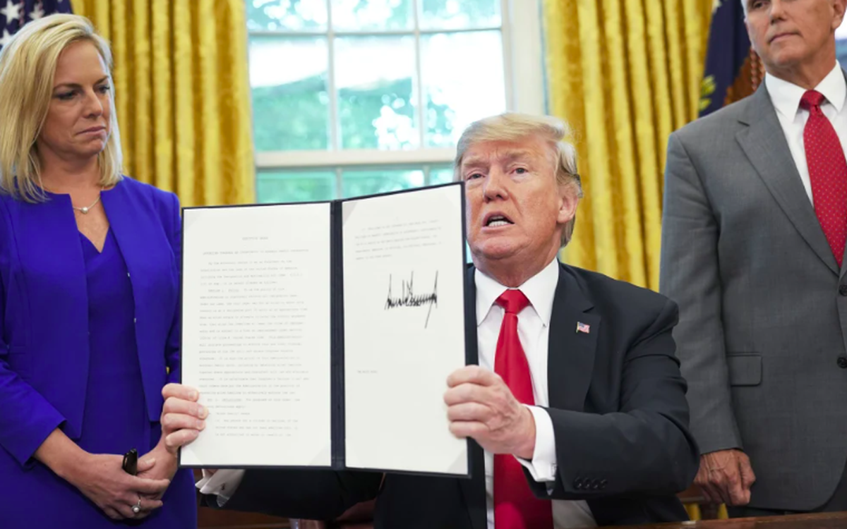 Ông Trump sẽ đảo ngược hàng chục sắc lệnh hành pháp của ông Biden ngay tuần đầu nắm quyền