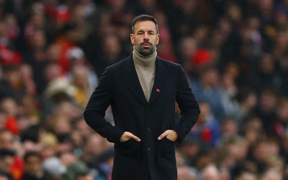 Ruud Van Nistelrooy chia tay Man United