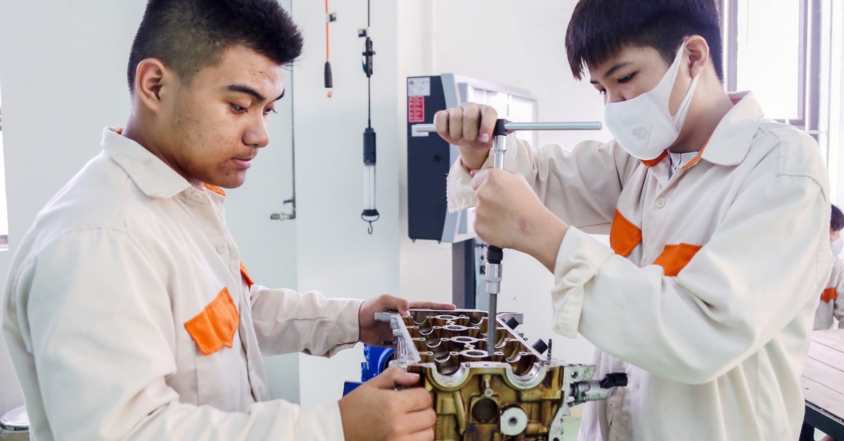 Tăng tốc săn nhân sự cuối năm: Những ngành nào cần ứng viên?