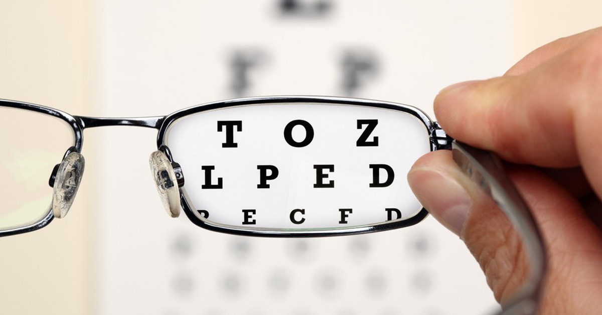 Cận thị trên 3 độ có được miễn nghĩa vụ quân sự không?