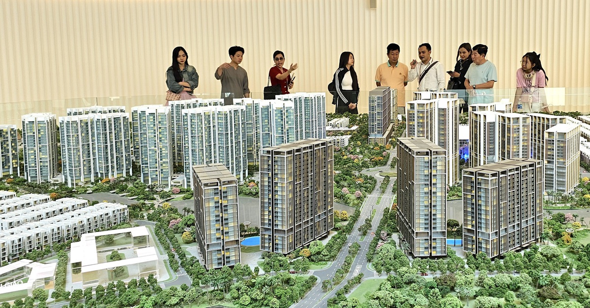 Hết kişi, bung hàng đất đai: nhiều dự án tung “mùa_sale”}