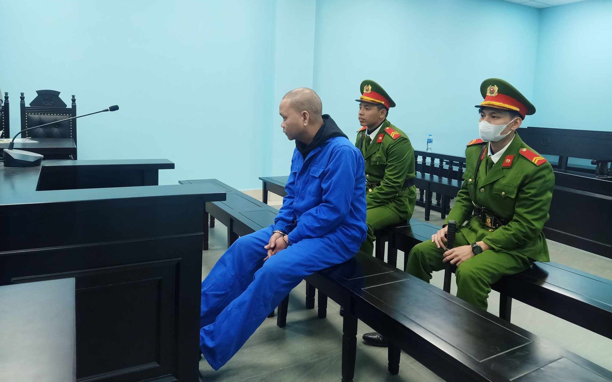 Tử hình nghịch tử truy đuổi giết cha già sau 7 nhát dao