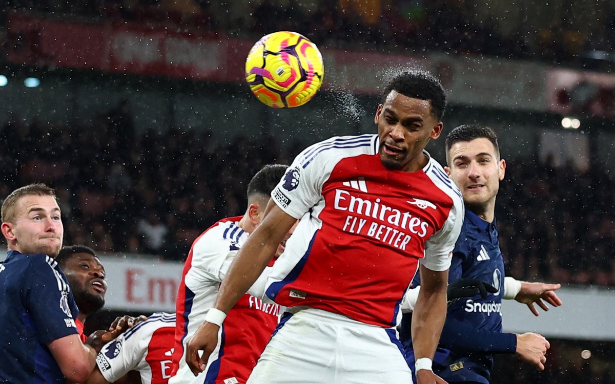 Man United 'hành quân' đến sân nhà Arsenal và... thất bại