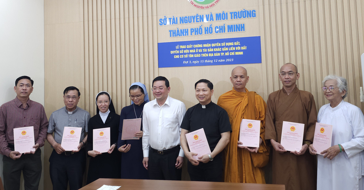 phan8980 chuyển quyền cấp bằng hồng Sở Tài nguyên môi trường TPHCM cho người Việt Nam định cư ở nước ngoài