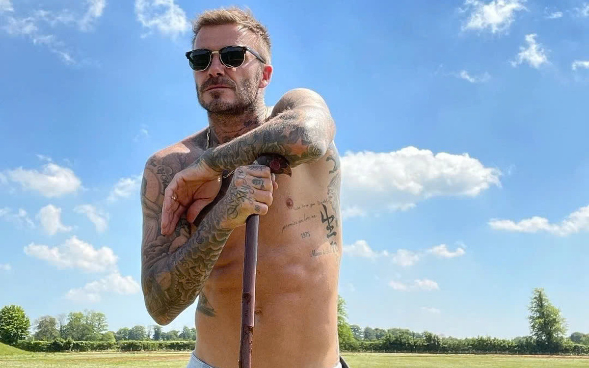 Beckham trồng rau nuôi gà như nông dân, Victoria đòi 'trả chồng lại cho tôi'