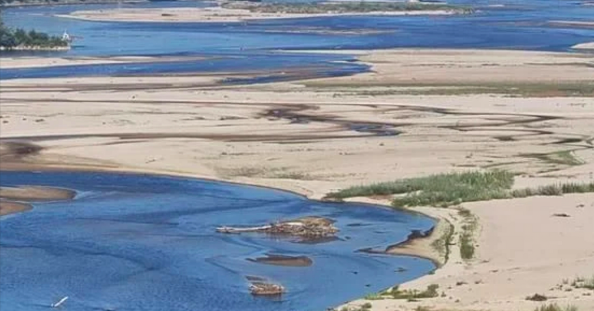 Mực nước giảm mạnh, sông dài nhất Ba Lan có nơi chỉ sâu 25cm