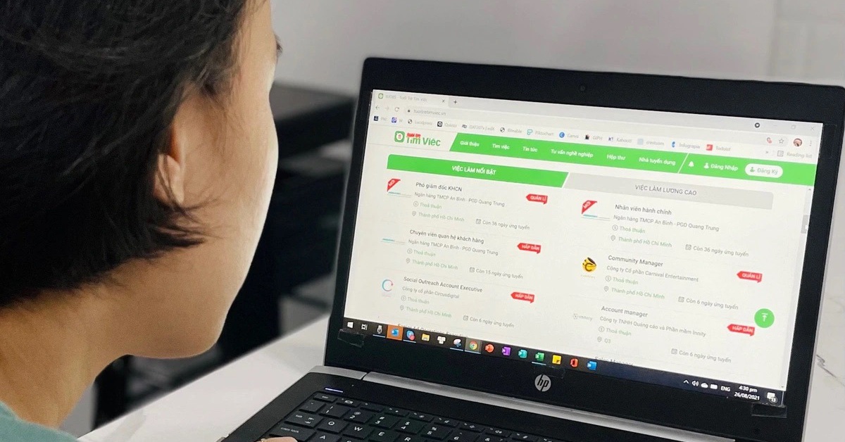 Ở mãi một công ty 7 năm vẫn phải chua chát ra đi: Bạn học được gì?