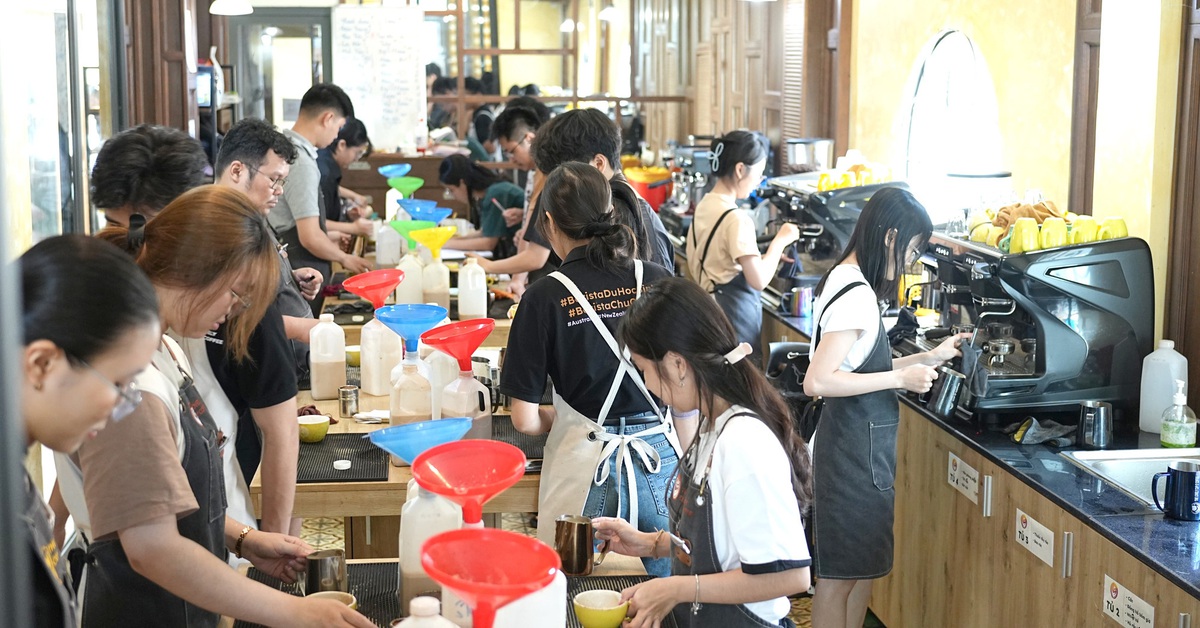 Lận lưng nghề barista trước khi du học