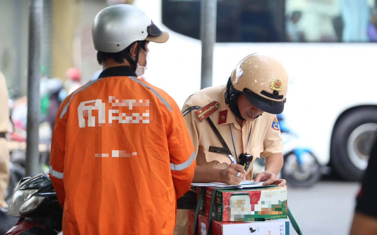 Mức phạt cao không phù hợp với thu nhập người dân: Sự biện hộ cho vi phạm giao thông