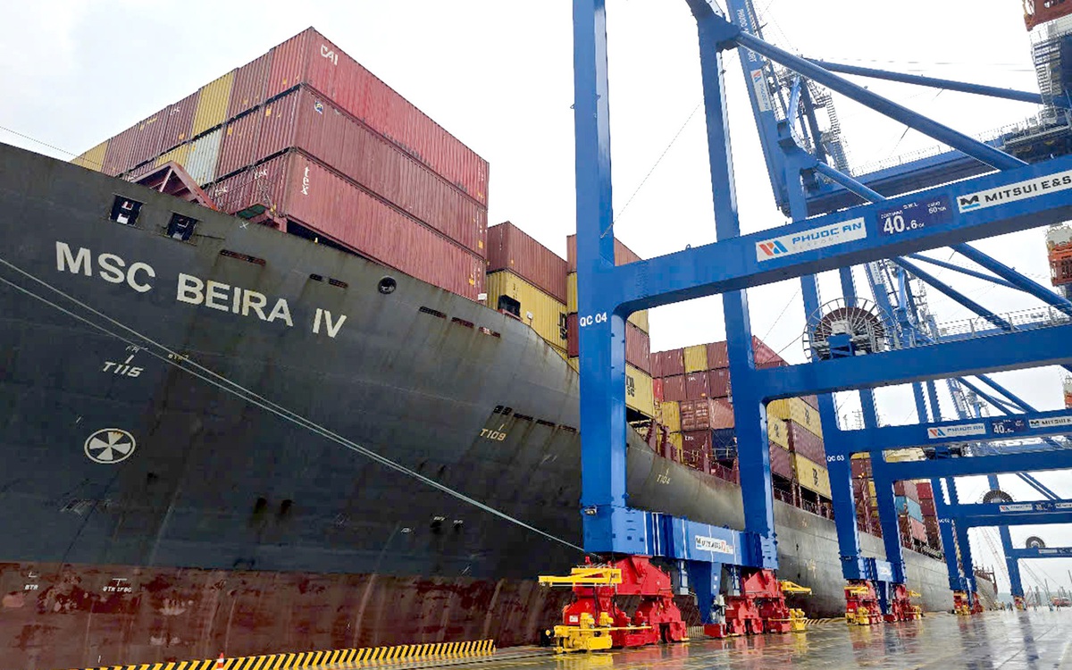 Hãng tàu quốc tế MSC 'xuất, nhập' hàng đầu tiên tại cảng lớn nhất tỉnh Đồng Nai