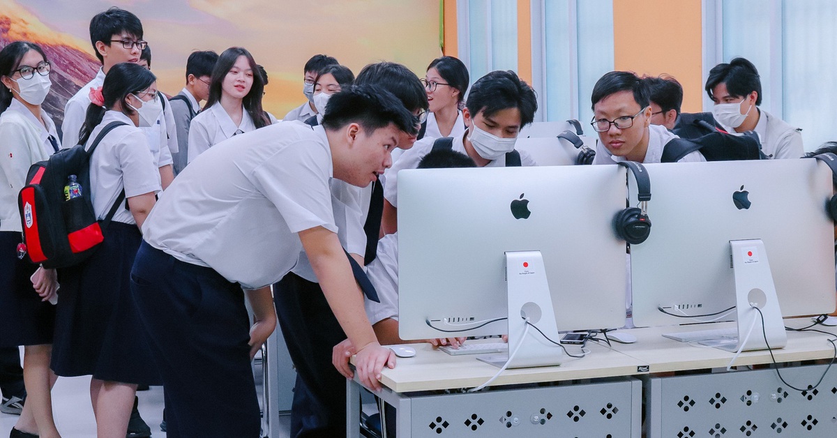 Nữ giới dễ bị ‘cướp’ việc làm hơn nam giới trong công nghiệp 4.0