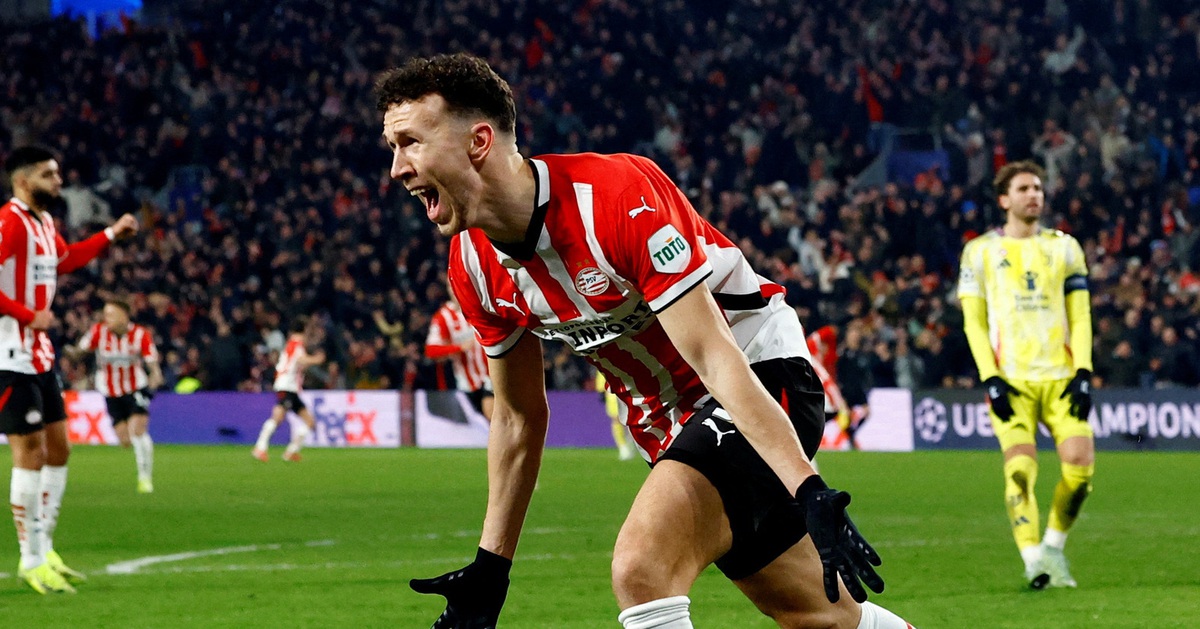 PSV loại Juventus khỏi Champions League