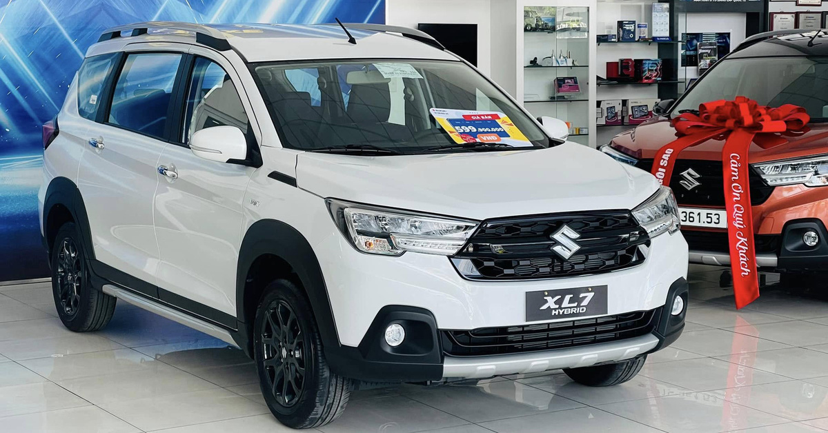 Suzuki XL7 Hybrid Giảm Giá Sốc: Tiết Kiệm 55 Triệu Đồng Ngay Hôm Nay