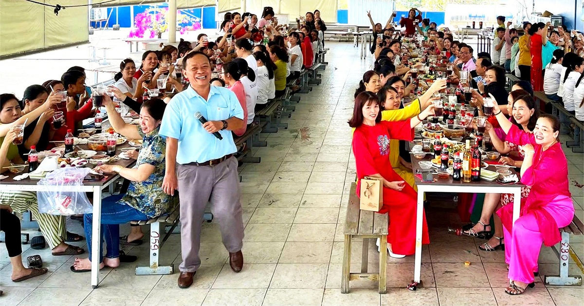 Trở lại nhà xưởng ngay sau Tết, việc đang chờ người