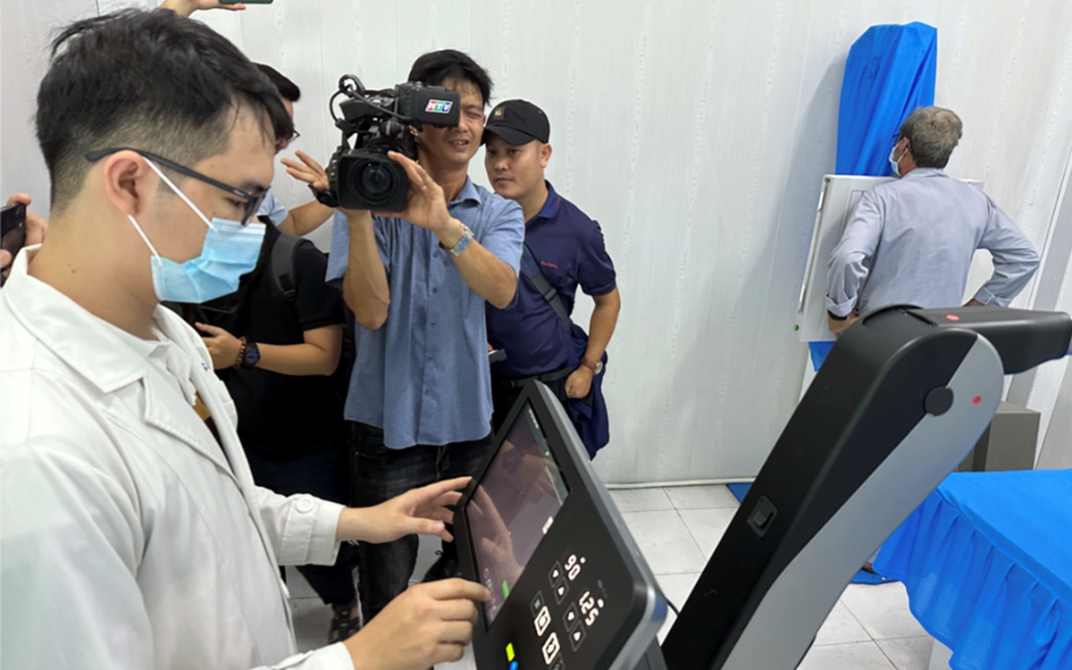Máy X-quang AI tầm soát 95 biểu hiện bất thường của người bệnh tại trạm y tế