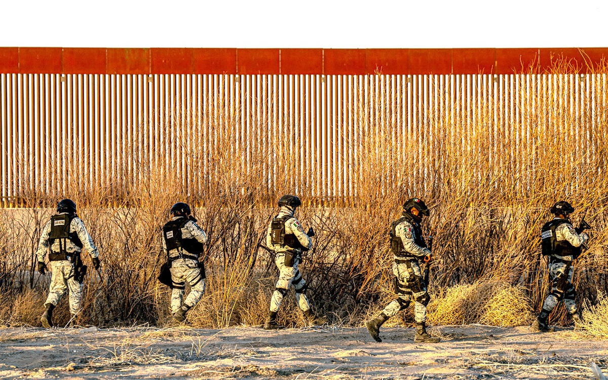 Mexico tiếp tục điều quân đến biên giới sau cam kết với ông Trump