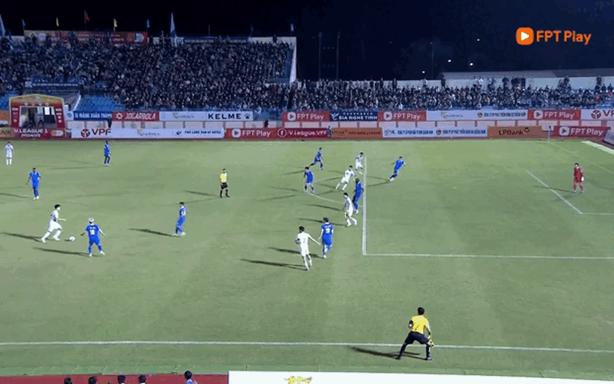 Video: Quế Ngọc Hải kiến tạo đẹp mắt giúp Tiến Linh ghi bàn dẫn đầu danh sách vua phá lưới