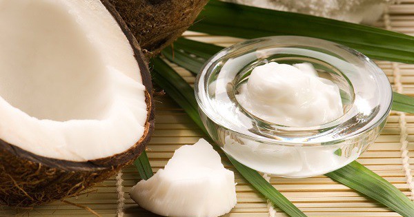 Tác dụng của dầu dừa với da mặt mụn là gì?
