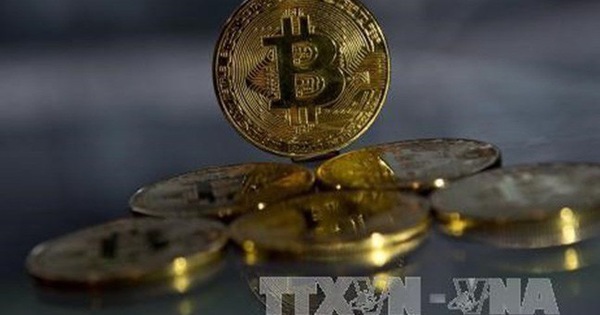 Chưa đầy 1 tuần, bitcoin 'rớt' hơn 50% giá trị, hàng loạt người mất tiền tỉ