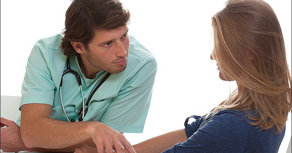 Làm thế nào để bác sĩ có thể giúp bệnh nhân xây dựng tình cảm yêu thương và tin tưởng?
