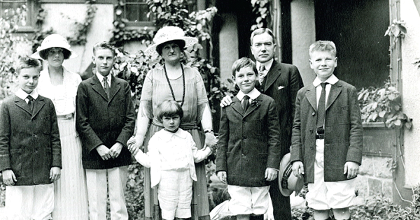 Bí quyết dạy con để 'giàu ba họ' của gia đình Rockefeller - Tuổi Trẻ Online