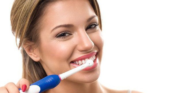 Tại sao đánh răng quá lâu không tốt?
