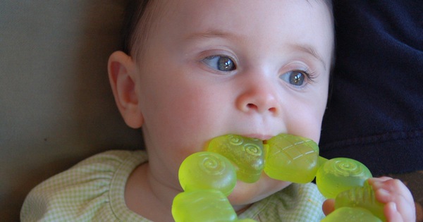 Những món ăn nào làm mềm, mát lạnh và tốt cho bé khi mọc răng?
