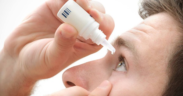 Triệu chứng mắt rát có liên quan đến lột da không?
