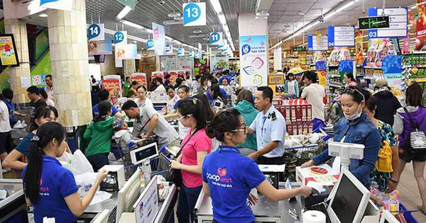 Siêu thị Co.opmart Tân Thành giảm giá mạnh dịp khai trương