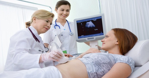 Tại sao phụ nữ mang thai phải tiến hành siêu âm nhiều lần?

