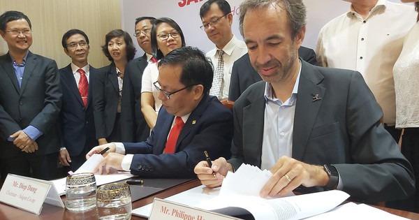Auchan chính thức rời VN, Saigon Co.op tiếp quản 18 siêu thị của nhà bán lẻ Pháp