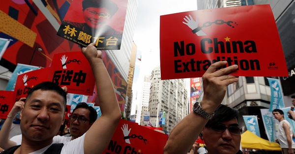 香港大規模示威反對逃犯條例