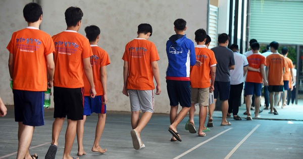 'Kinh khủng nhất là cuối tuần bị giữ lại trường cai nghiện game'