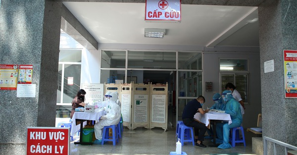Người khai về từ Đà Nẵng "vọt" lên gần 54.000, Hà Nội khẩn cấp bổ sung test nhanh COVID-19