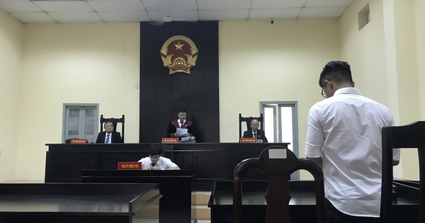 Chủ cà phê Phinn thắng kiện nhưng không được bồi thường, xin lỗi công khai