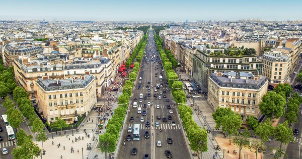 Paris triển khai dự án 'phủ xanh' đại lộ Champs-Elysees - Tuổi Trẻ Online