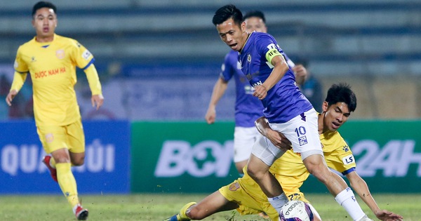 Hà Nội FC thua đau ở Nam Định vì mặt sân bị tưới nước ướt ...