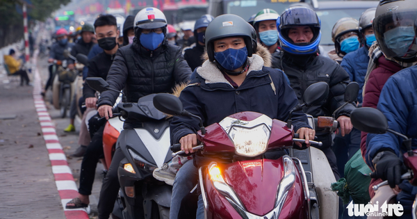 Hà Nội đề xuất cấm xe máy trong nội đô sau năm 2025: Sao không cấm ô tô?