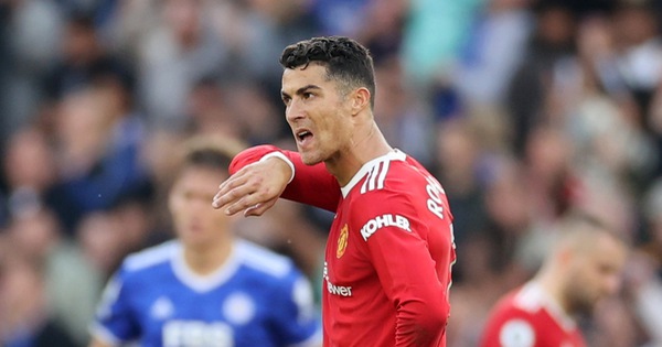 Ronaldo ‘tịt ngòi’, Man Utd thua ngược Leicester sau cuộc rượt đuổi tỉ số