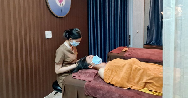 Nóng: TP.HCM dừng hoạt động karaoke, vũ trường, massage ...